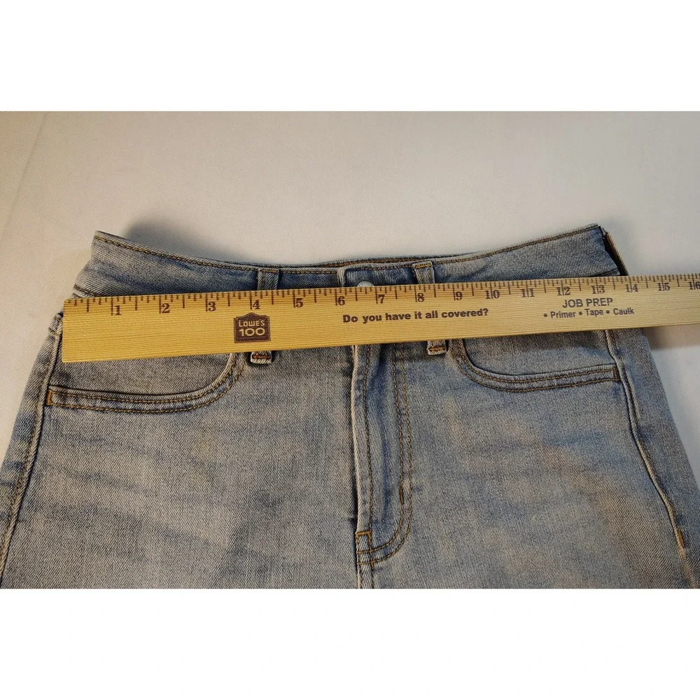 Old Navy High-Rise Wow Denim Shorts Light Wash Blue Womens Size 2 Cuffed Western
